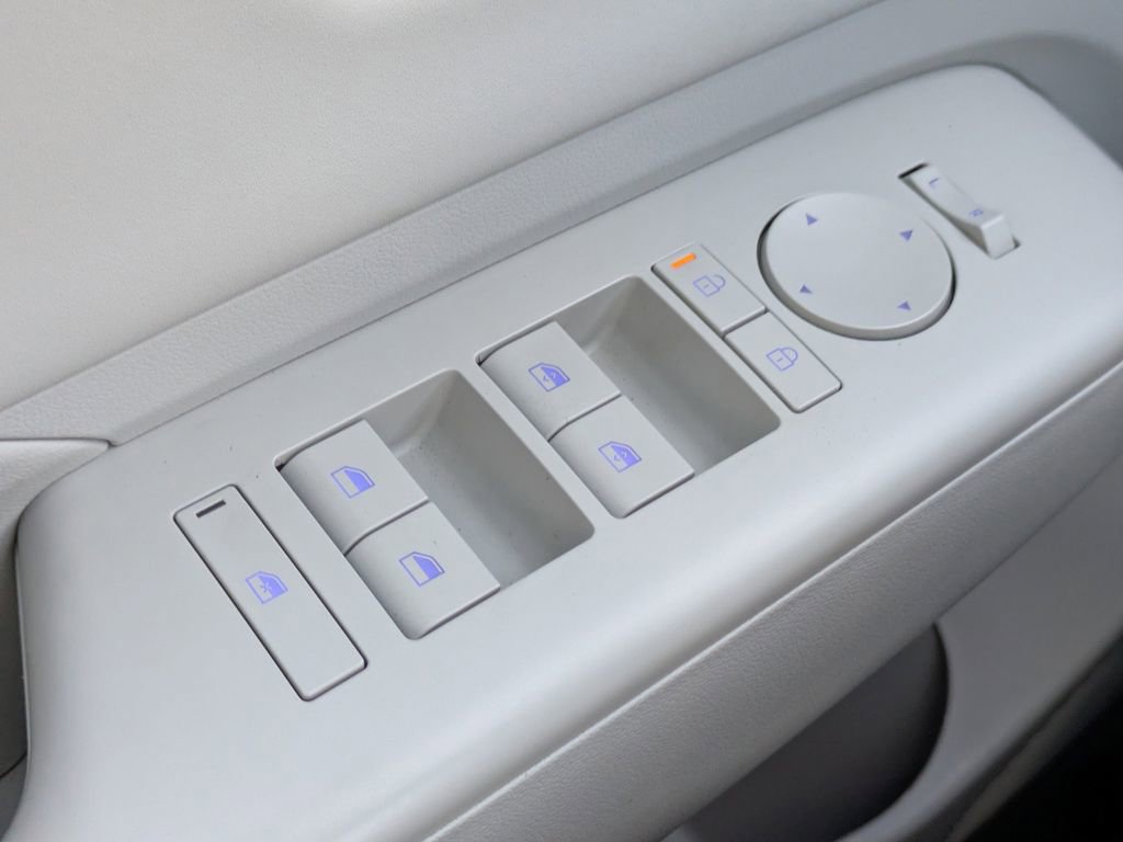 Used 2024 Hyundai Kona Limited image 27