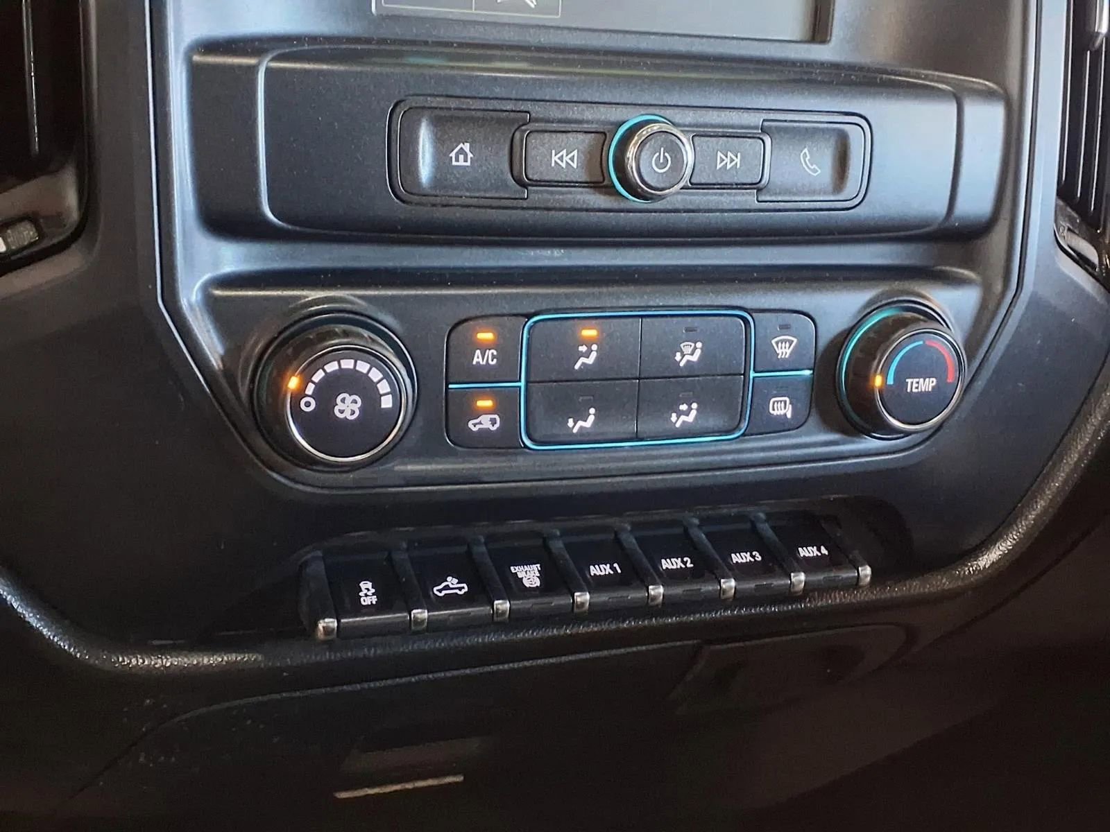Used 2018 Chevrolet Silverado 2500 W/T w/ WT Fleet Convenience Package AWD/4WD image 23