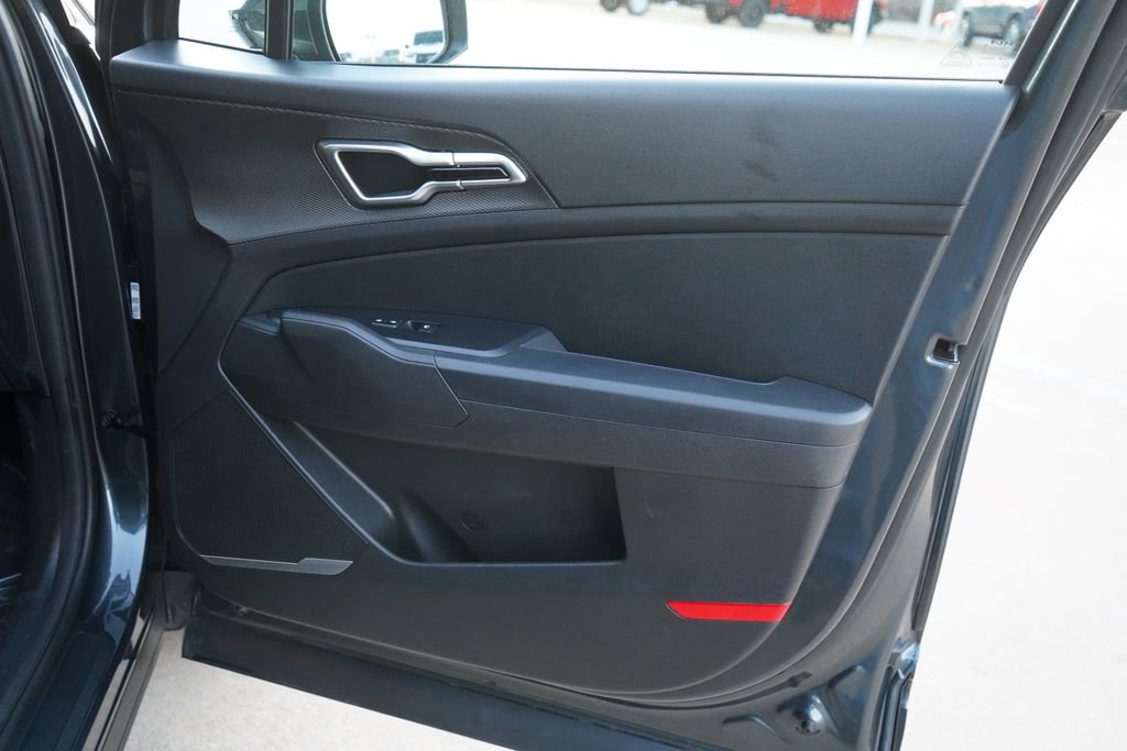 Used 2024 Kia Sportage LX image 18