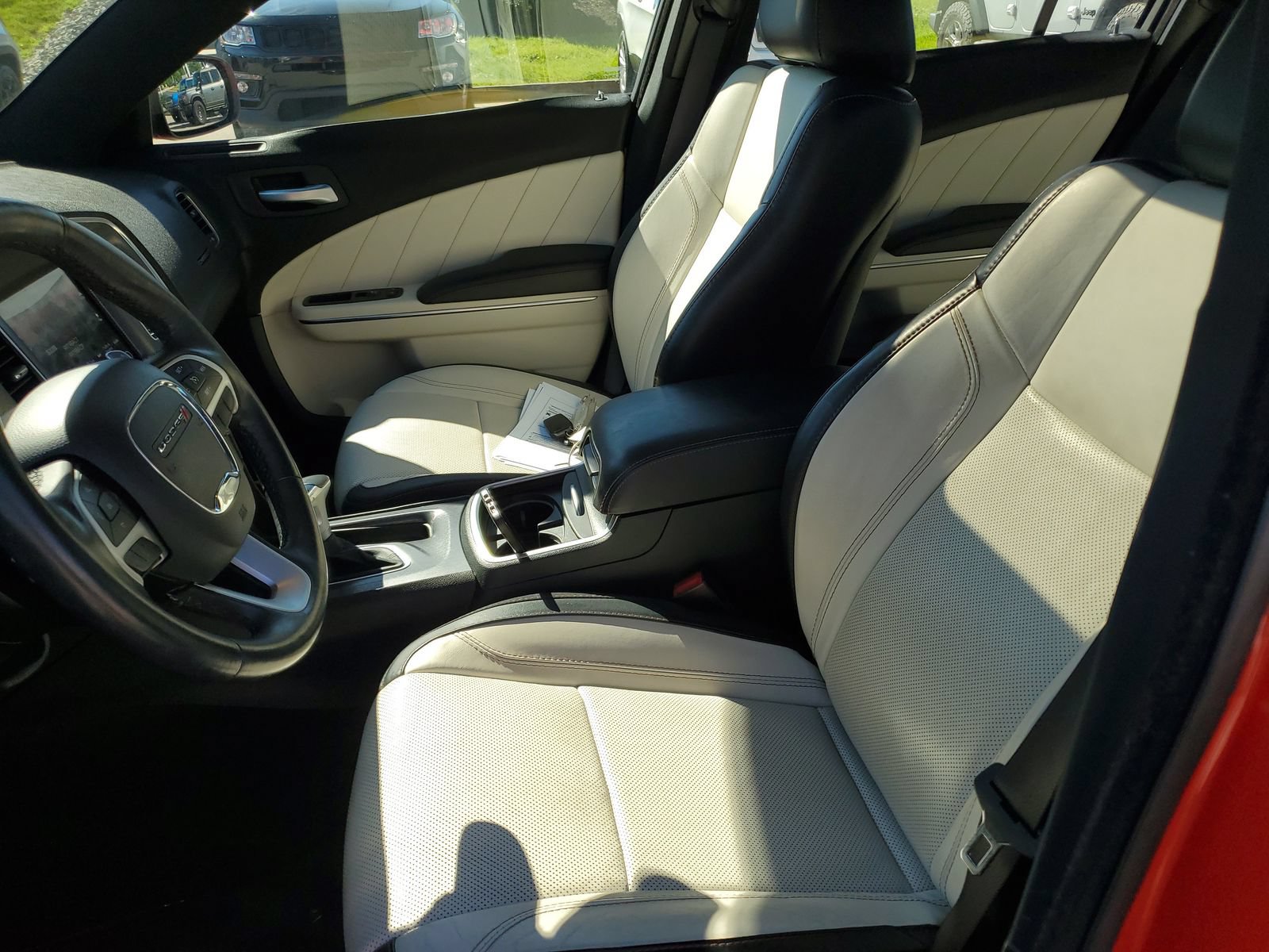 Used 2017 Dodge Charger SXT w/ AWD Plus Group image 16