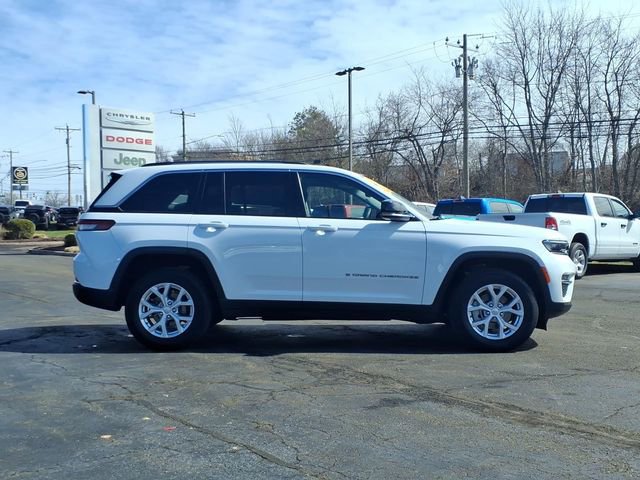 Certified 2023 Jeep Grand Cherokee Limited image 2
