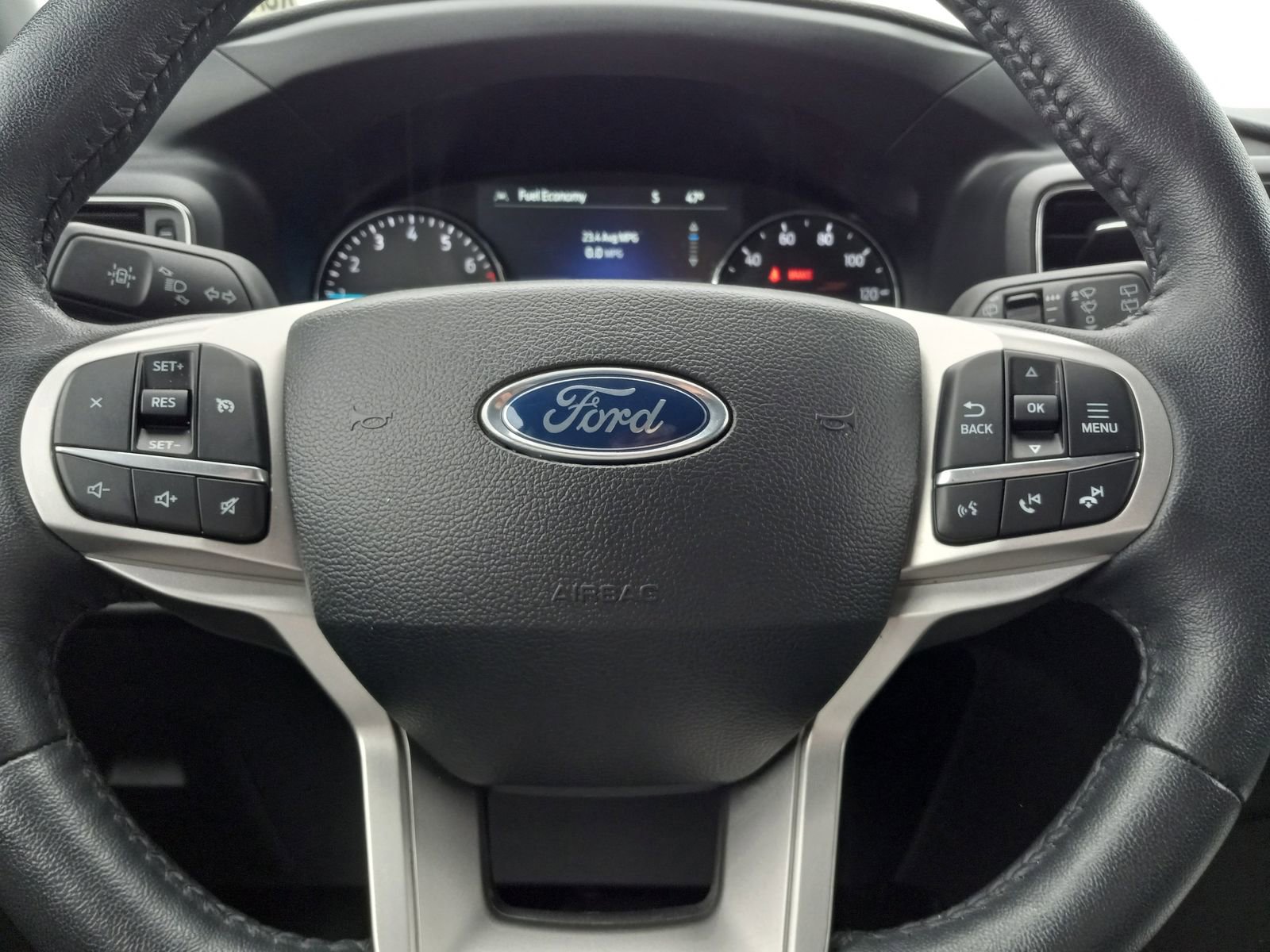 Used 2024 Ford Explorer XLT w/ Equipment Group 202A RWD image 21