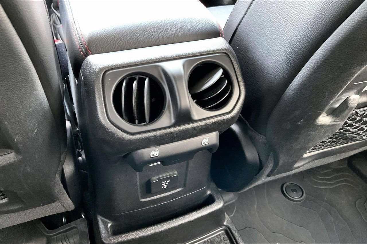 Certified 2018 Jeep Wrangler Unlimited Rubicon AWD/4WD image 16
