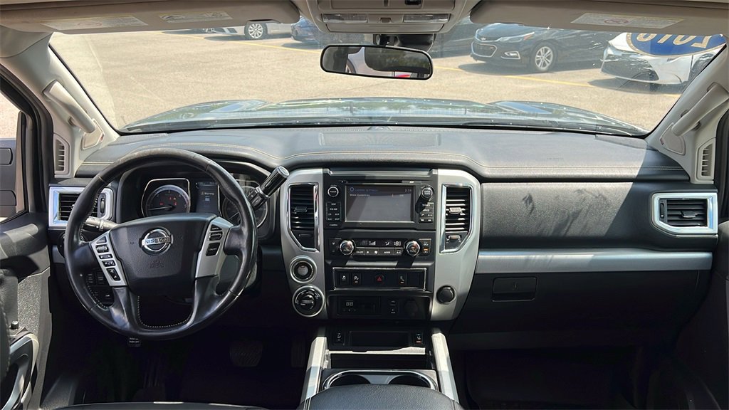 Used 2018 Nissan Titan PRO-4X image 12