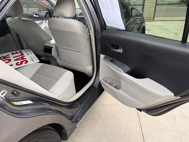 Used 2013 Toyota Camry LE FWD image 15