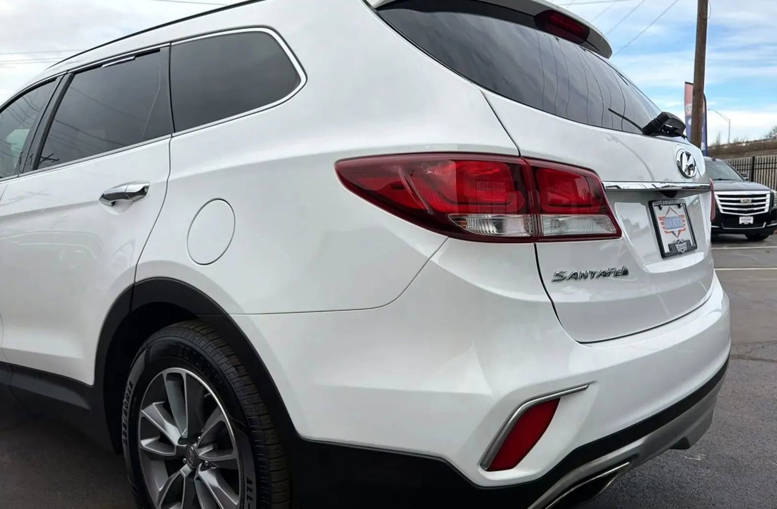 Used 2017 Hyundai Santa Fe SE image 7