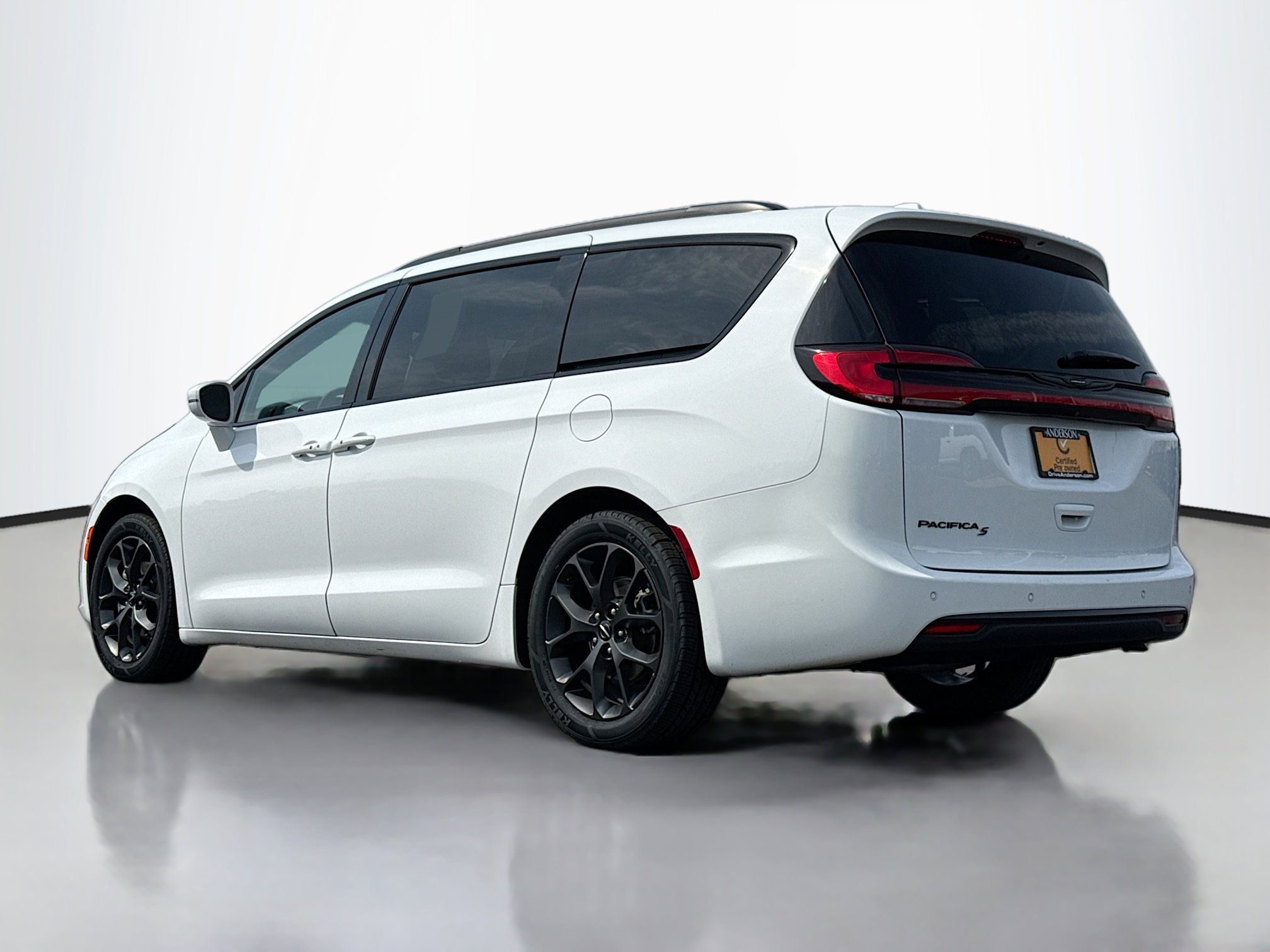 Used 2022 Chrysler Pacifica Touring-L w/ S Appearance Package image 15