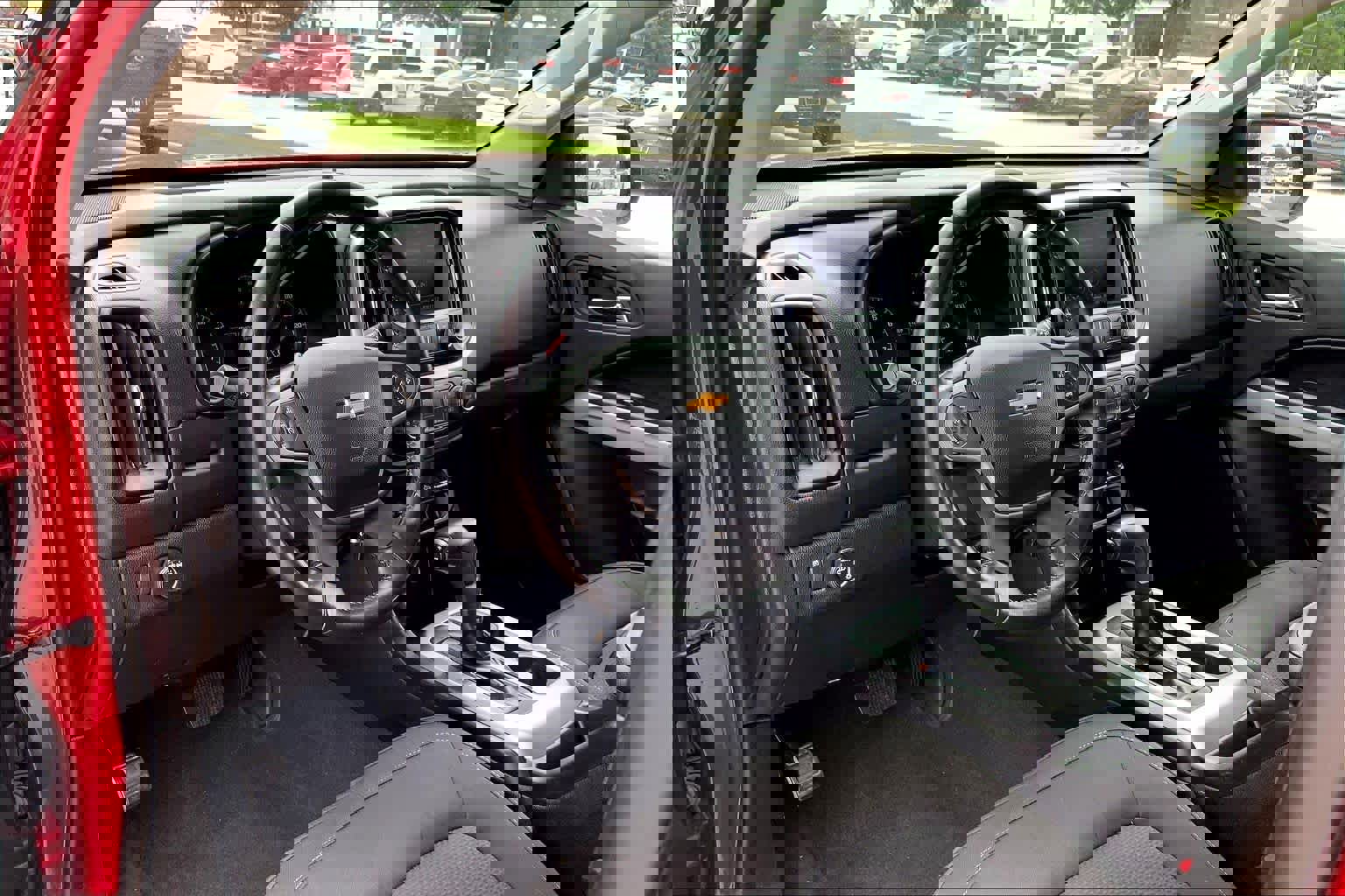 Used 2021 Chevrolet Colorado LT image 17