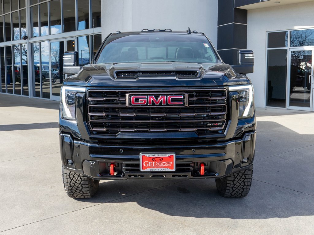 Used 2025 GMC Sierra 2500 AT4X image 2