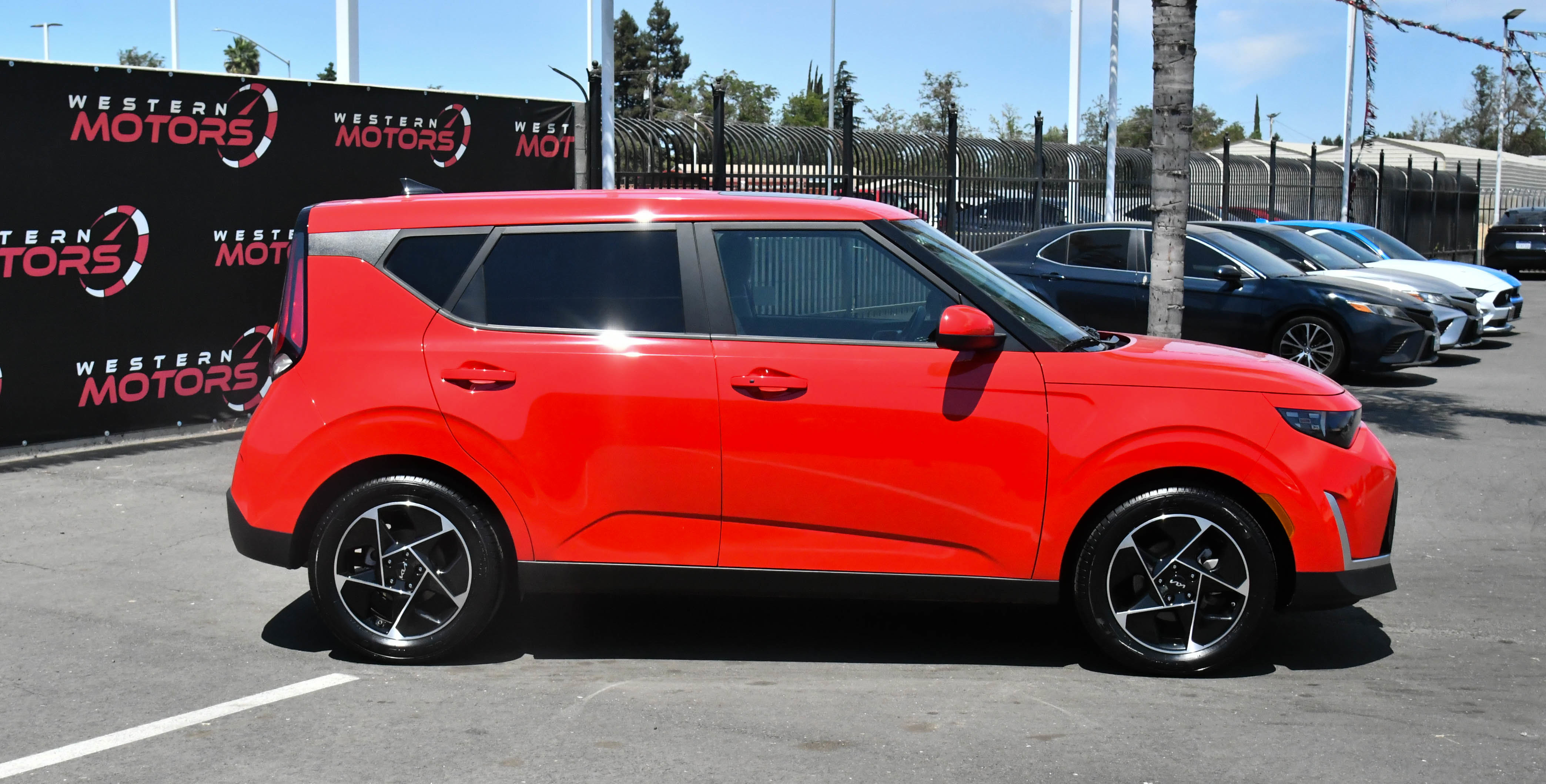 Used 2024 Kia Soul EX image 9