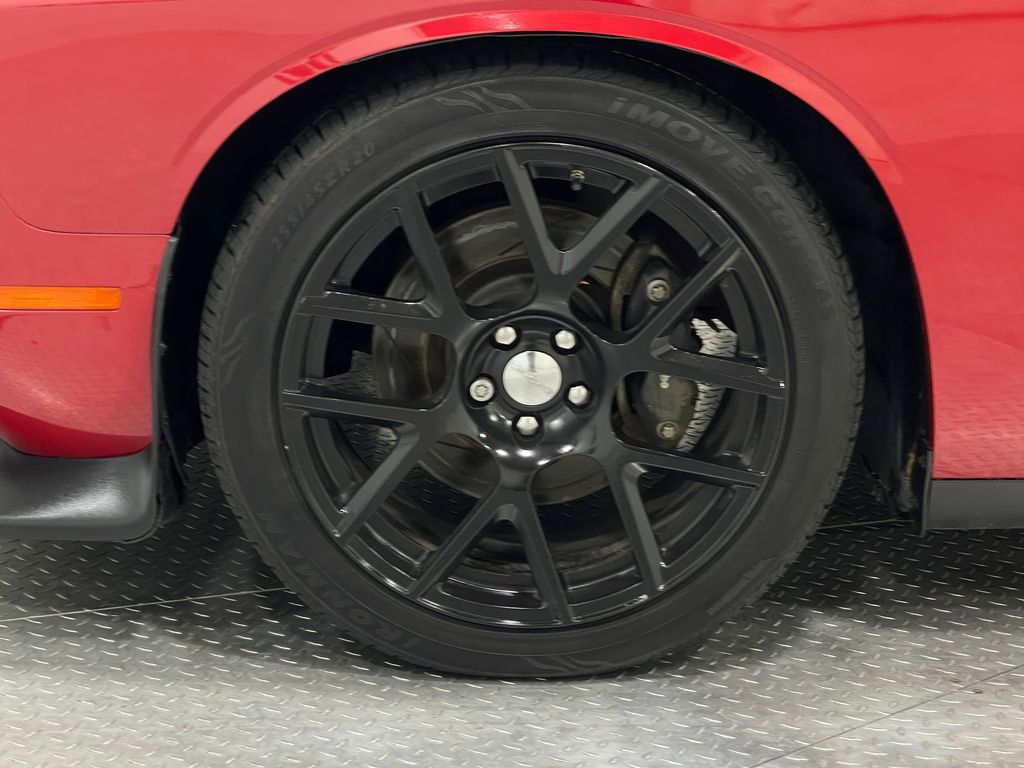 Used 2016 Dodge Challenger R/T Scat Pack w/ Leather Interior Group image 33