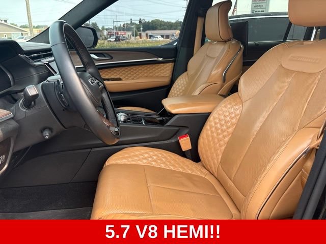 Used 2023 Jeep Grand Cherokee L Summit w/ Advanced Protech Group IV AWD/4WD image 4