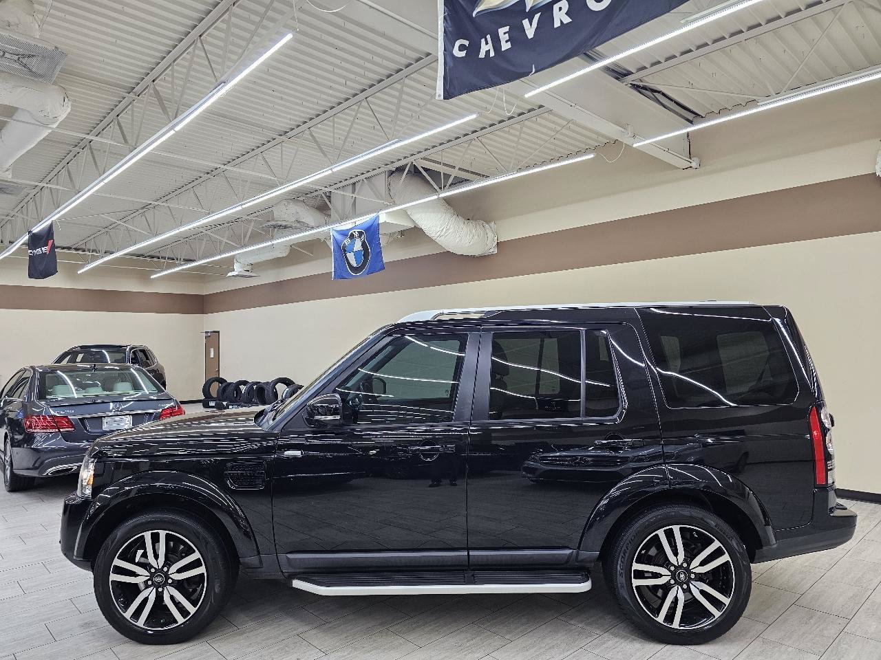 Used 2016 Land Rover LR4 HSE LUX AWD/4WD image 9