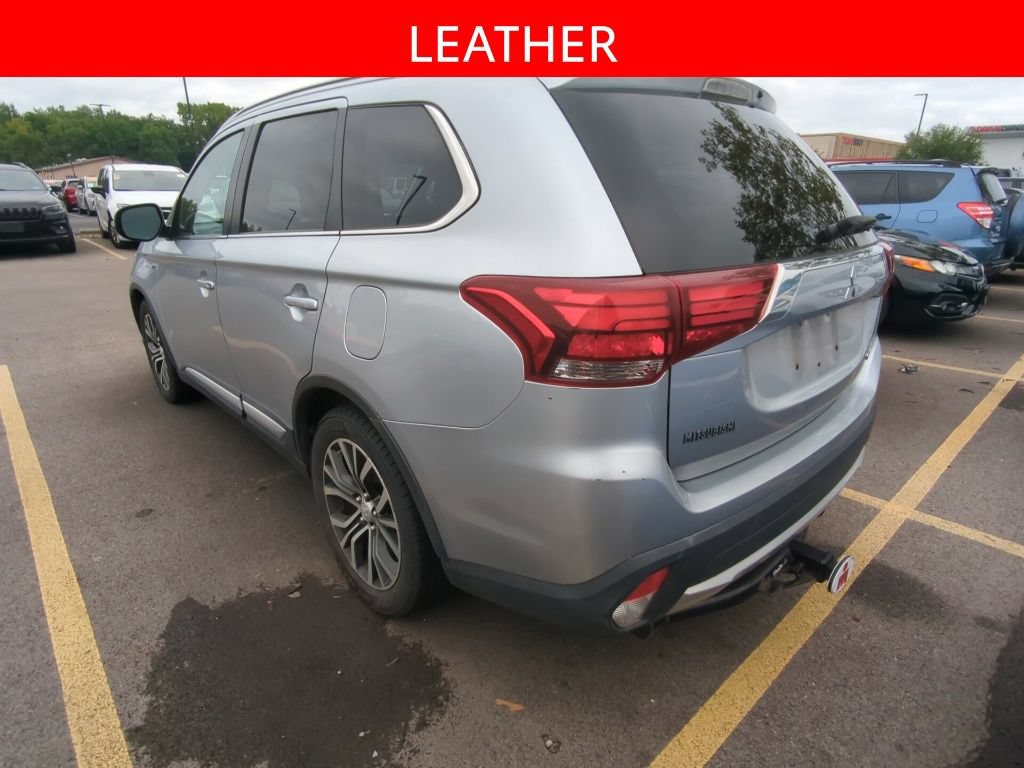 Used 2016 Mitsubishi Outlander GT AWD/4WD image 4