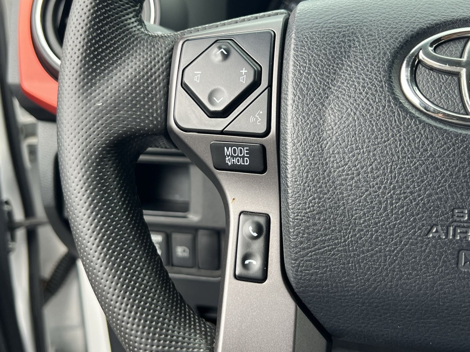 Used 2019 Toyota Tacoma TRD Off-Road AWD/4WD image 31