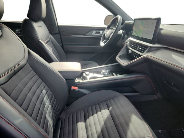 Certified 2025 Ford Explorer ST-Line image 17