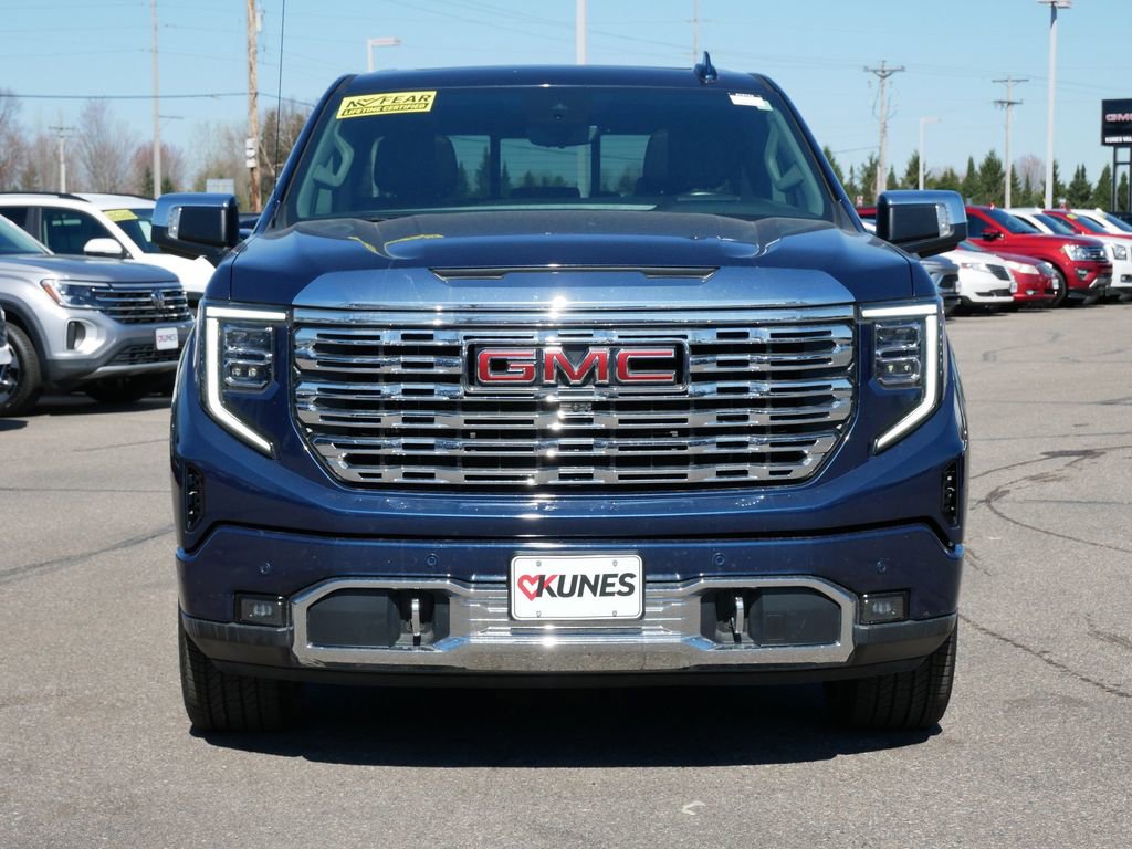 Used 2023 GMC Sierra 1500 Denali w/ Denali Reserve Package AWD/4WD image 2