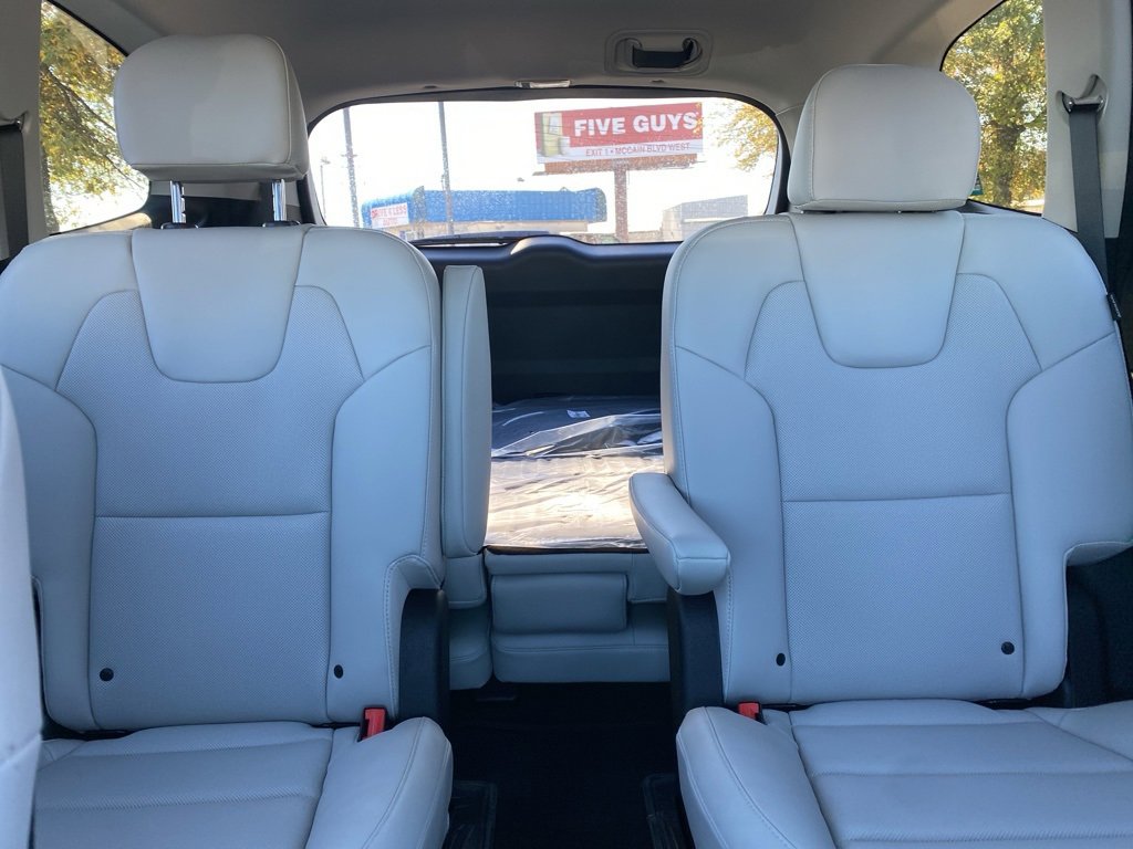 New 2025 Kia Telluride S image 30