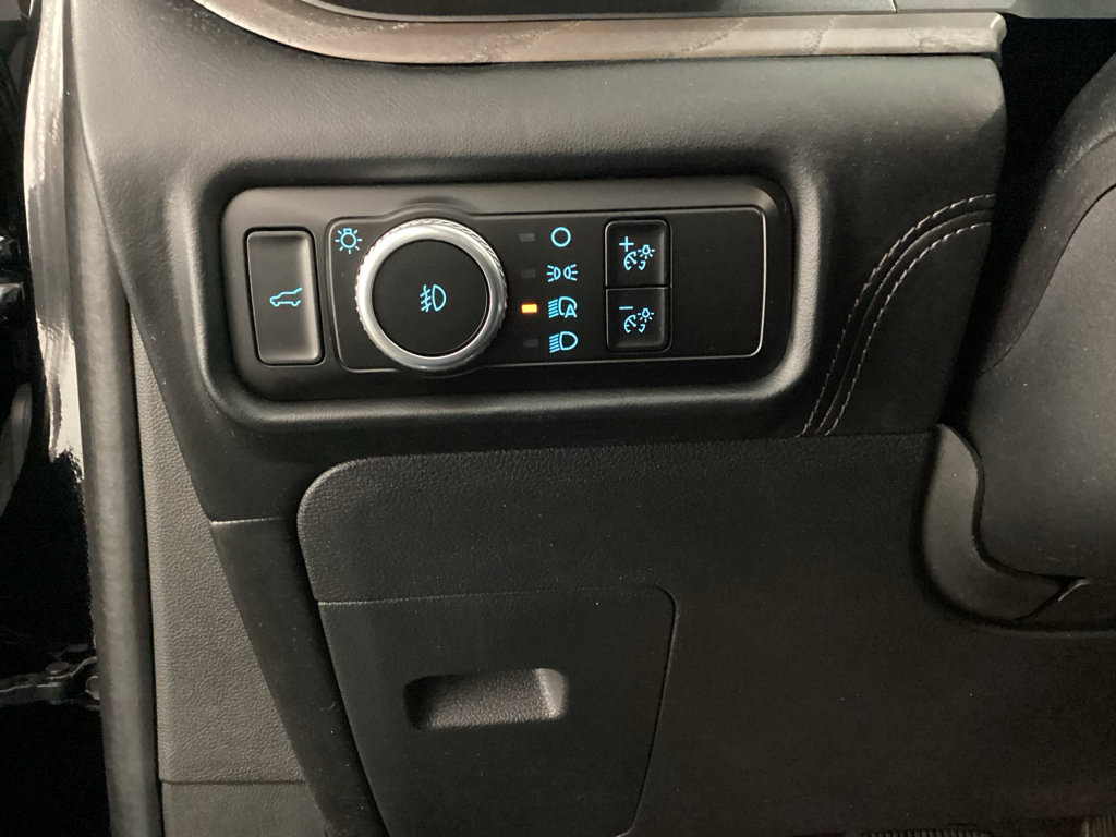 Used 2023 Ford Explorer Platinum w/ Technology Package image 6