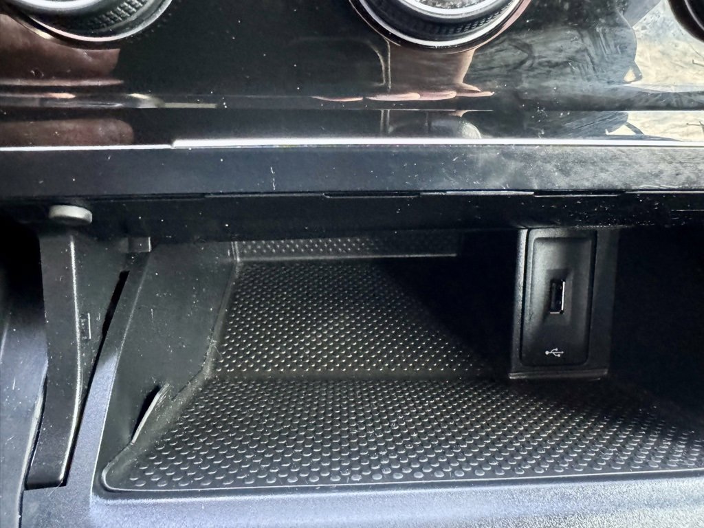 Used 2019 Volkswagen Golf R 4-Door image 36