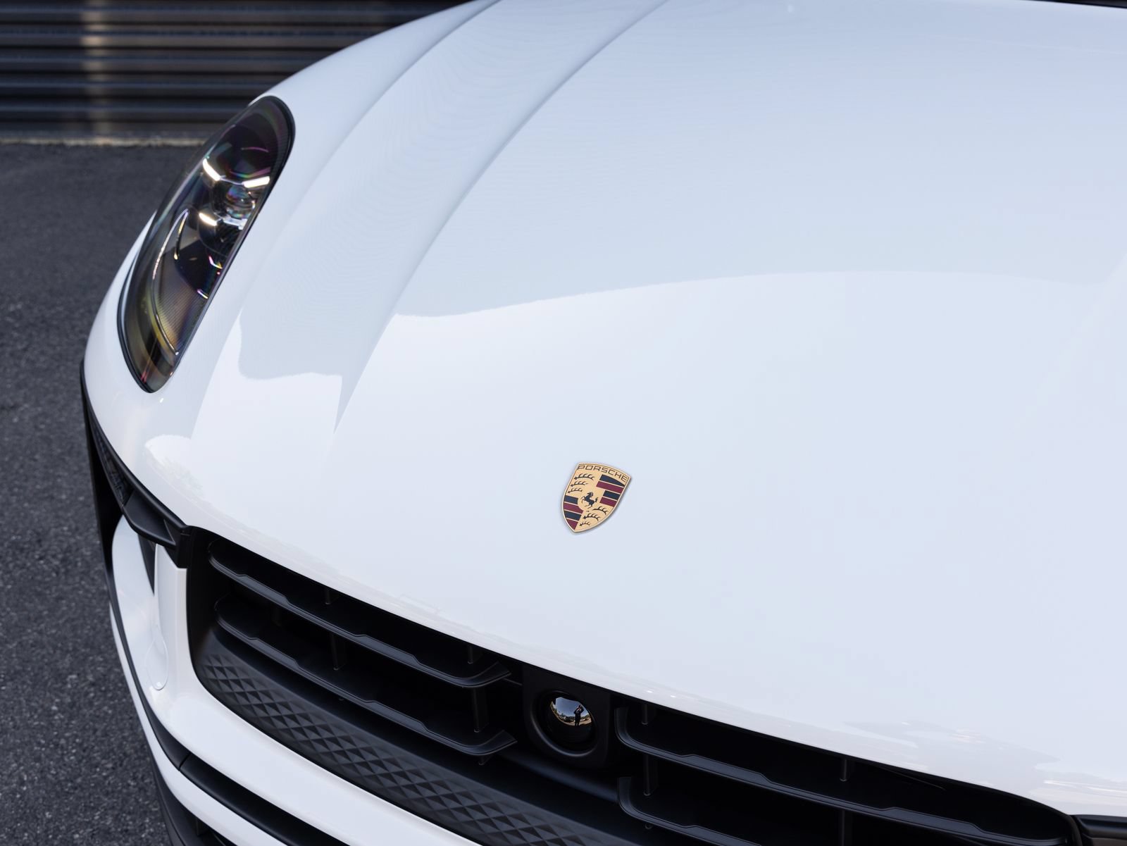 Certified 2026 Porsche Macan AWD/4WD image 10