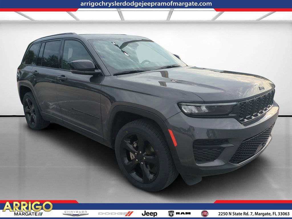 Used 2023 Jeep Grand Cherokee Altitude AWD/4WD image 1