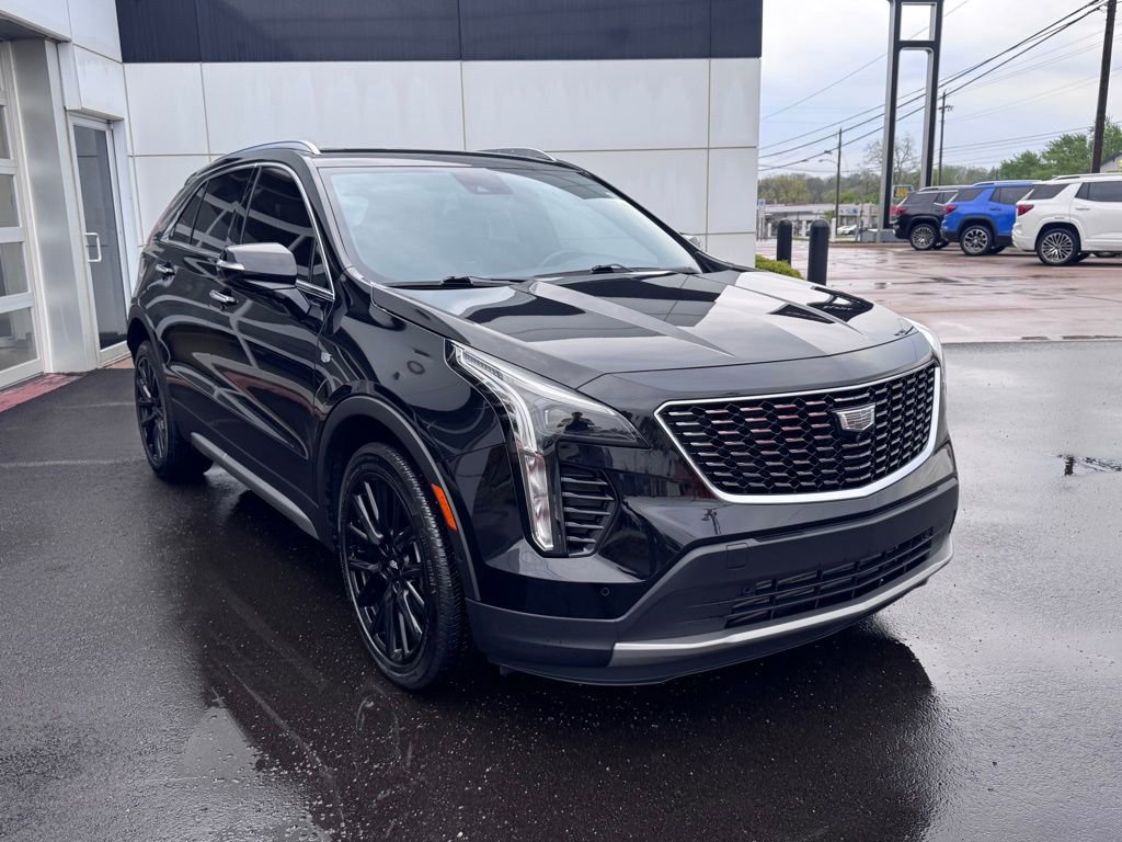 Used 2022 Cadillac XT4 Premium Luxury w/ LPO, Onyx Lite Package FWD image 5