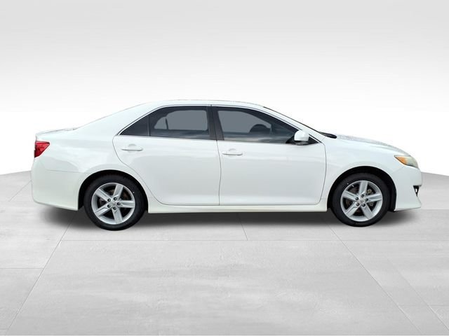 Used 2012 Toyota Camry SE FWD image 11