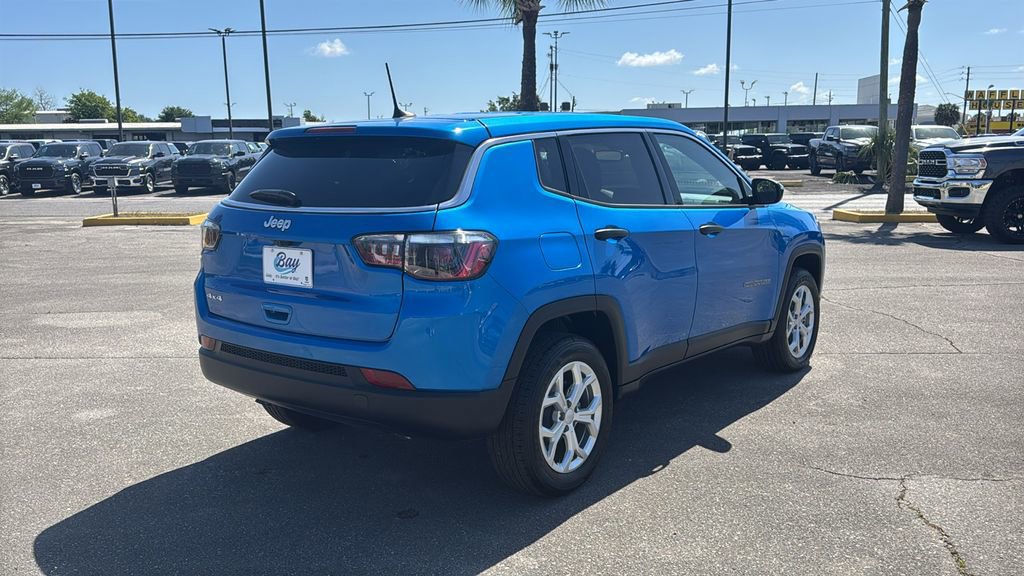 Used 2024 Jeep Compass Sport image 5