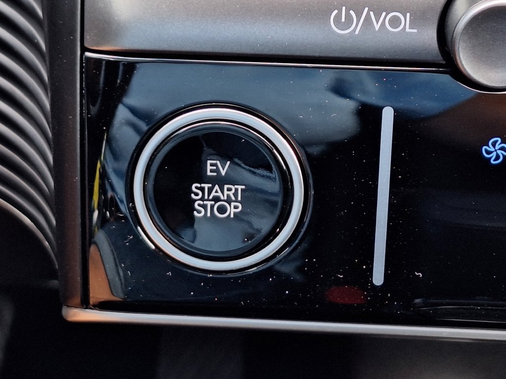 New 2026 Hyundai Ioniq 5 SE AWD/4WD image 24