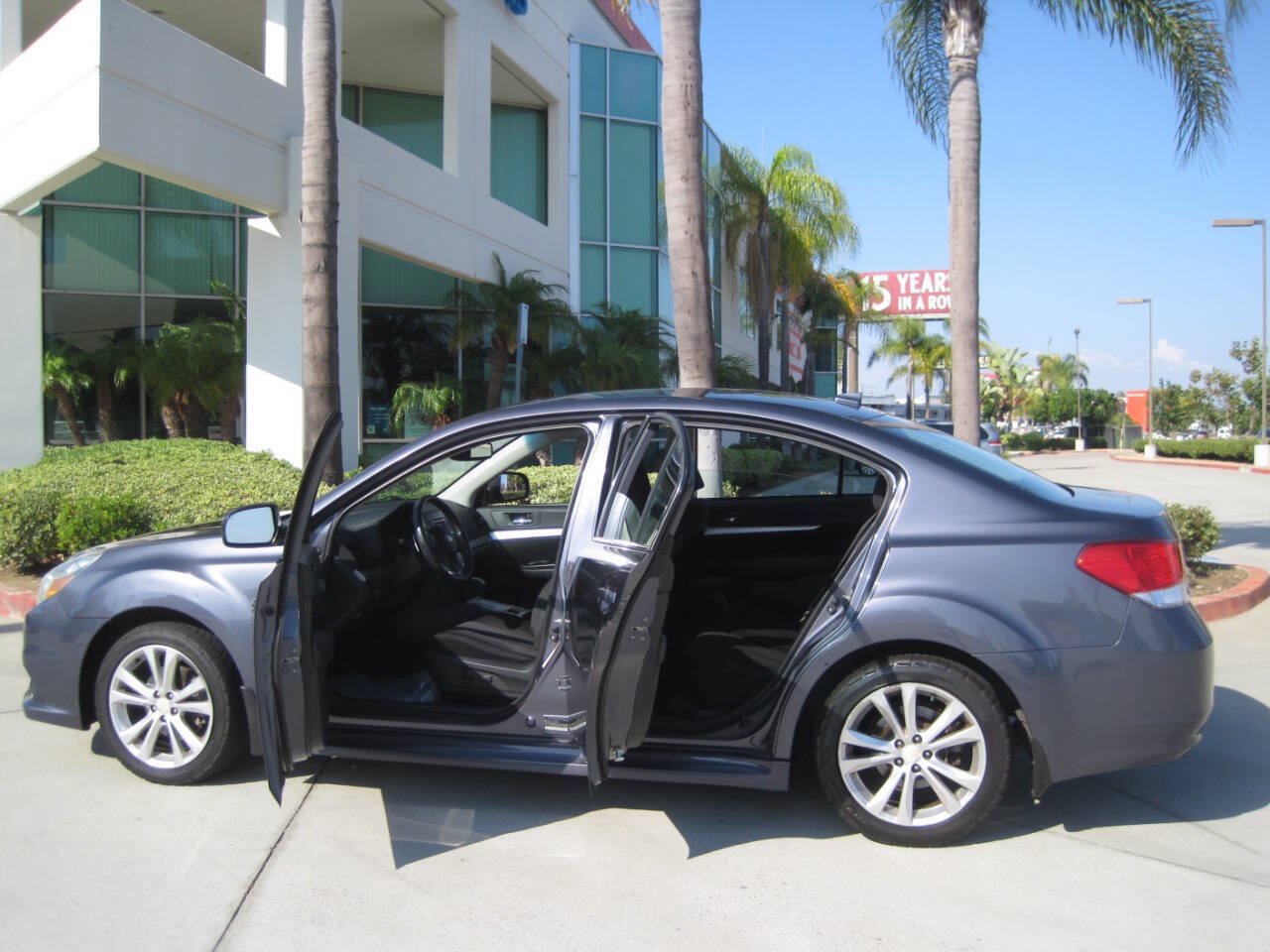 Used 2014 Subaru Legacy 2.5i Premium AWD/4WD image 3
