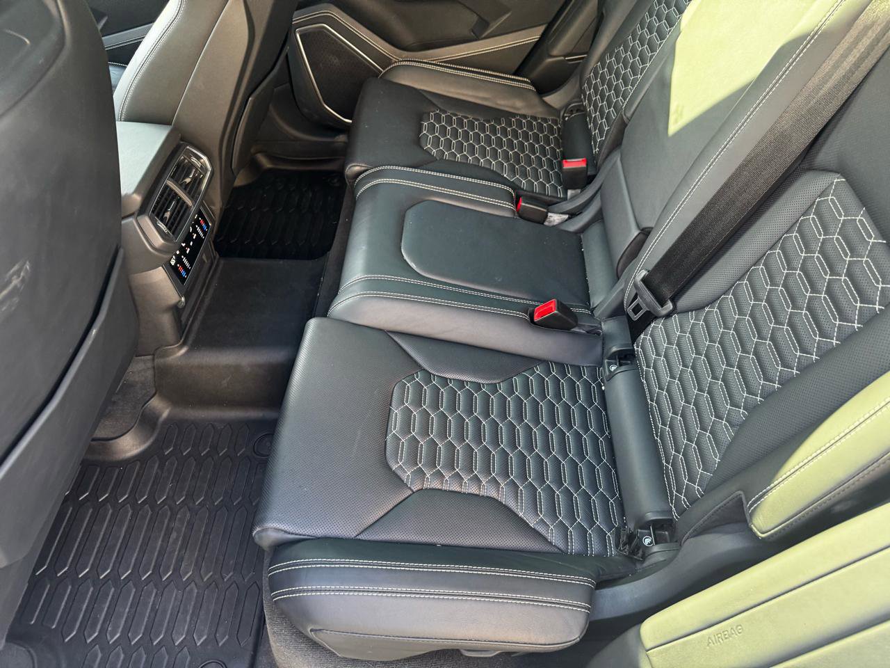 Used 2022 Lamborghini Urus image 34