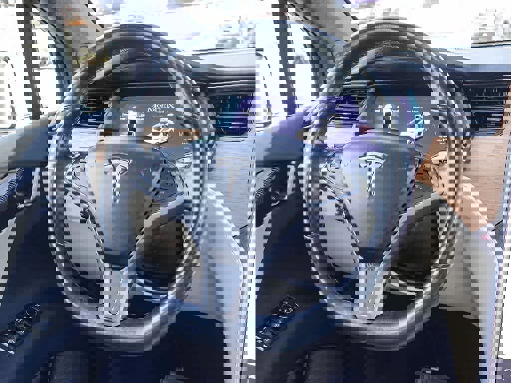 Used 2020 Tesla Model X Long Range image 13