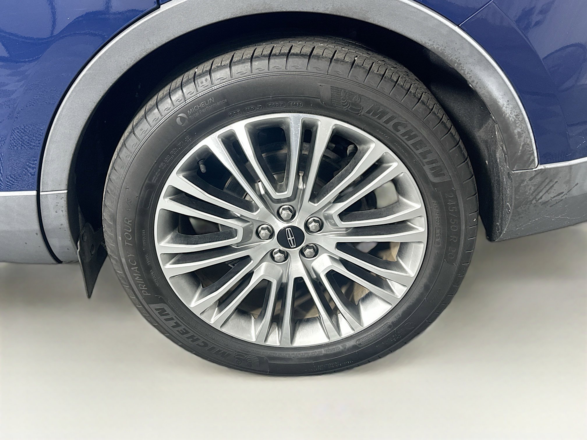 Used 2018 Lincoln MKX Reserve FWD image 11