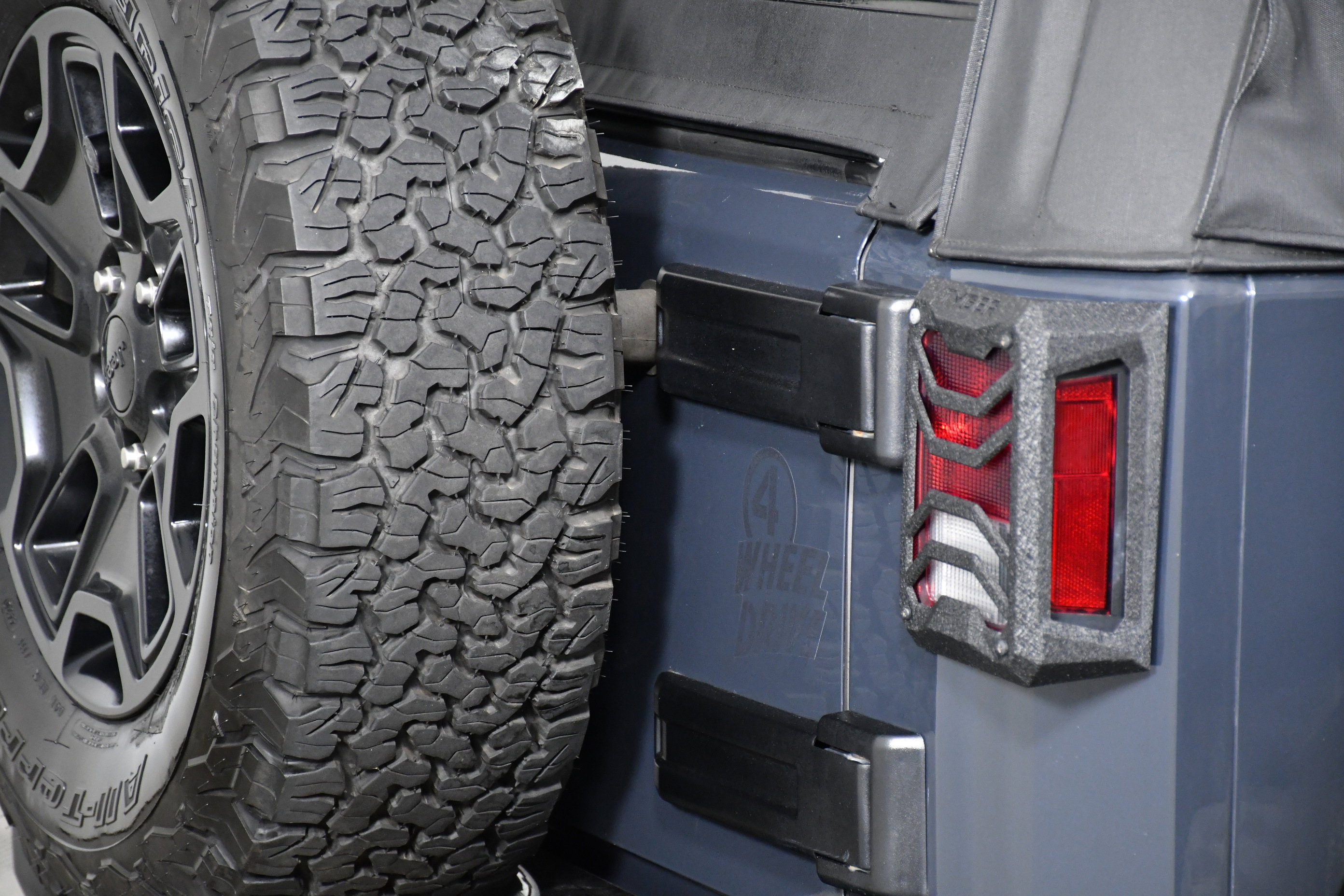 Used 2018 Jeep Wrangler Sport image 27