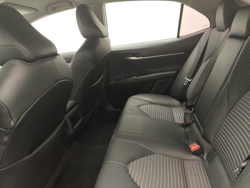Used 2020 Toyota Camry SE image 18