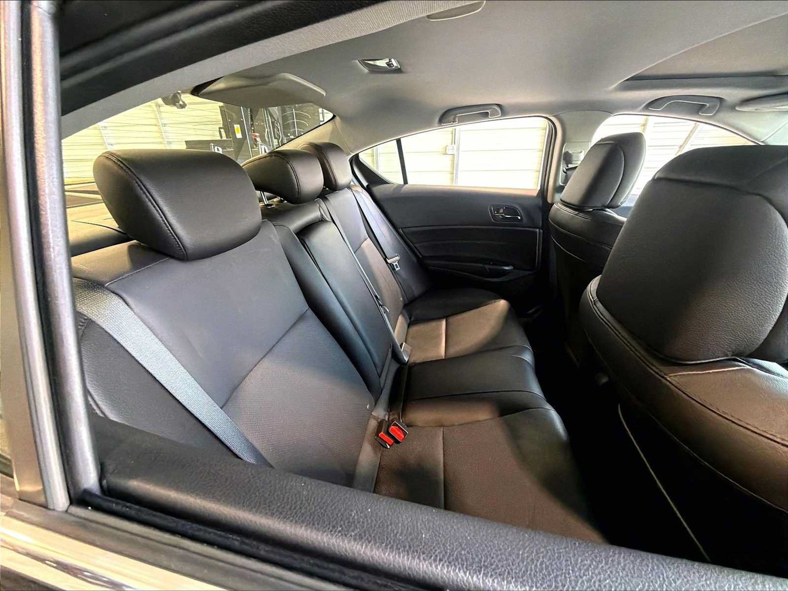 Used 2017 Acura ILX FWD image 28