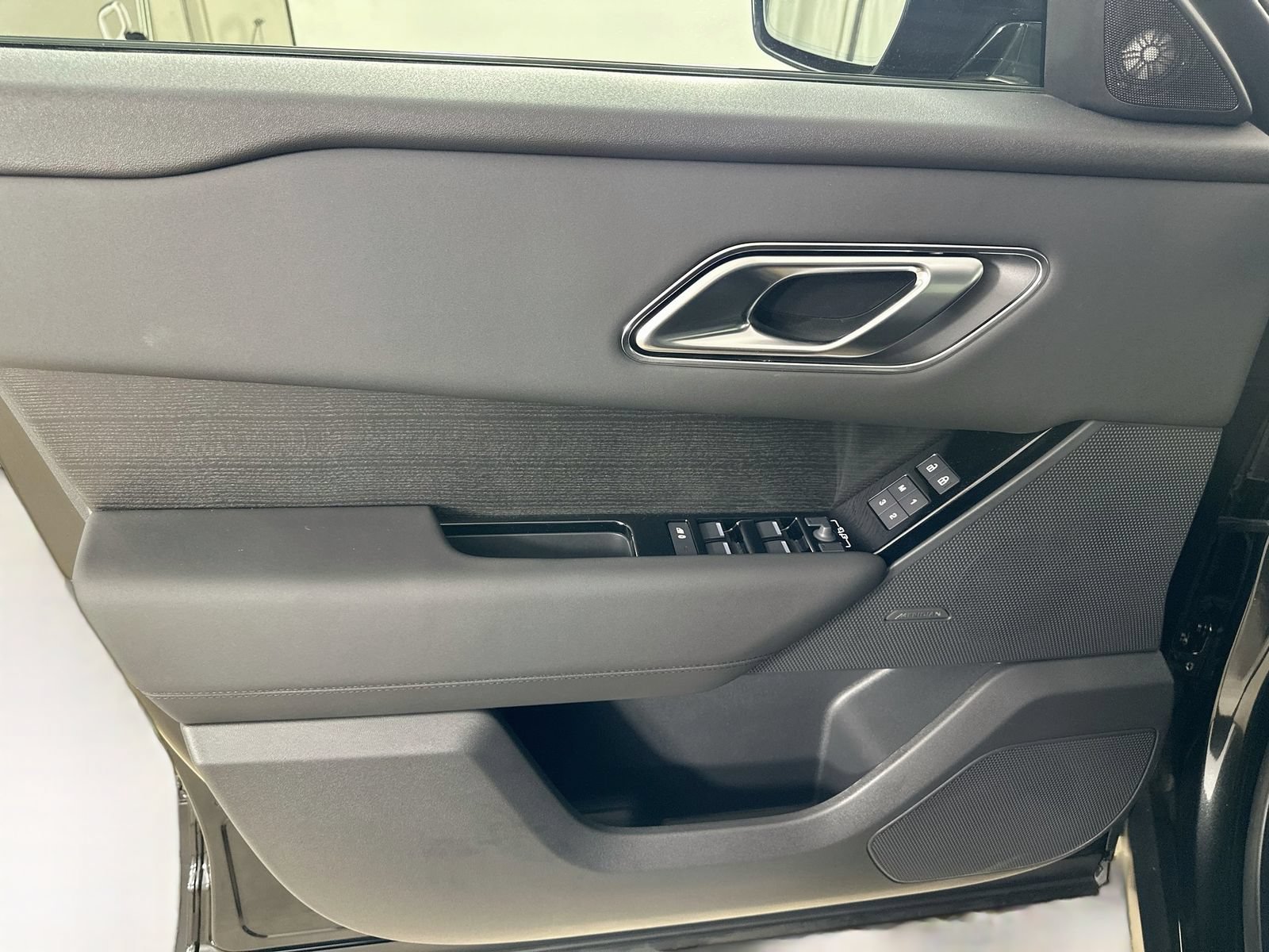 New 2026 Land Rover Range Rover Velar S AWD/4WD image 16