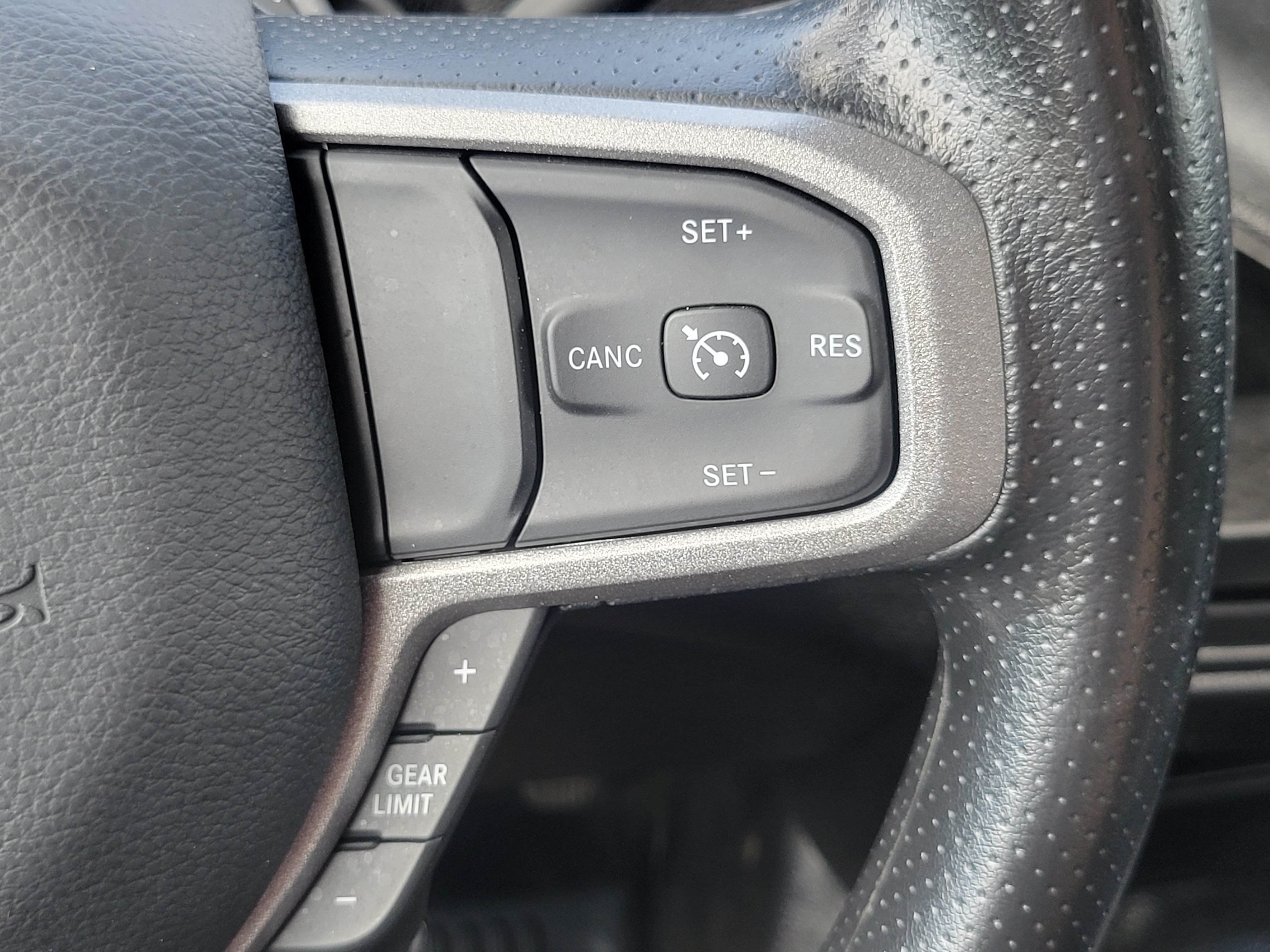 Used 2024 RAM 2500 Tradesman w/ Chrome Appearance Group AWD/4WD image 12