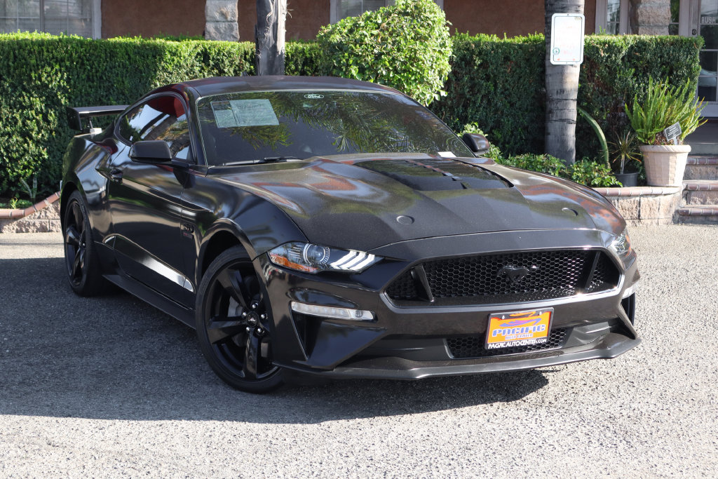 Used 2021 Ford Mustang GT Premium w/ Black Accent Package RWD image 2
