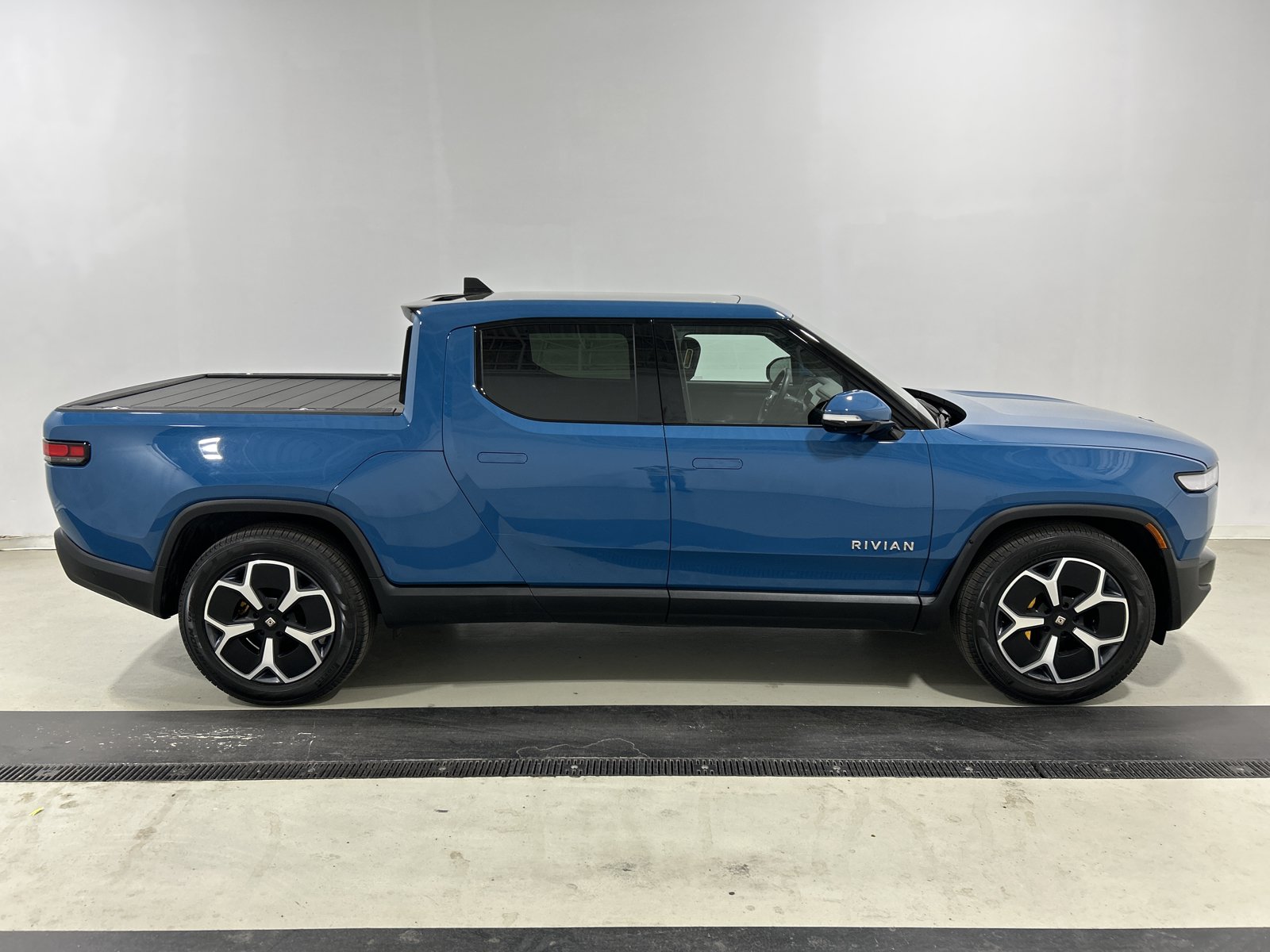 Used 2022 Rivian R1T Launch Edition AWD/4WD image 6