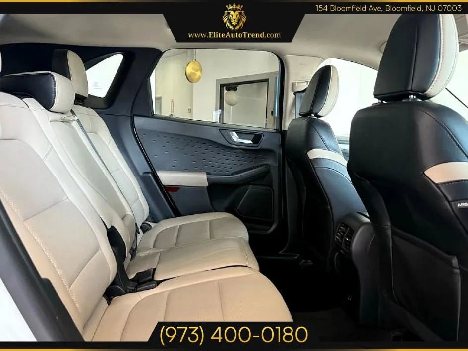 Used 2020 Ford Escape SEL image 23