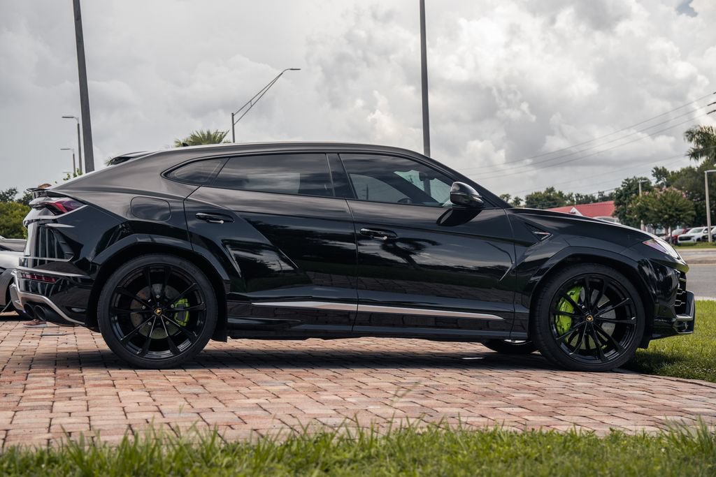 Used 2021 Lamborghini Urus AWD/4WD image 7