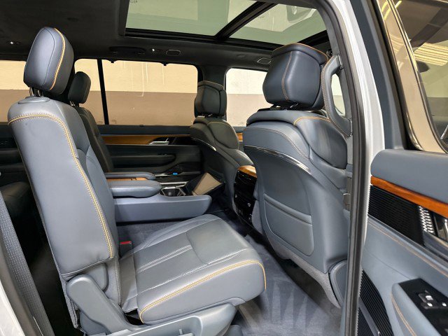 Used 2022 Jeep Grand Wagoneer Series II w/ Premium Group II image 76