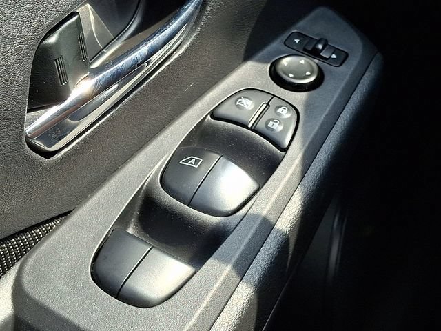 Used 2023 Nissan Kicks SV FWD image 24