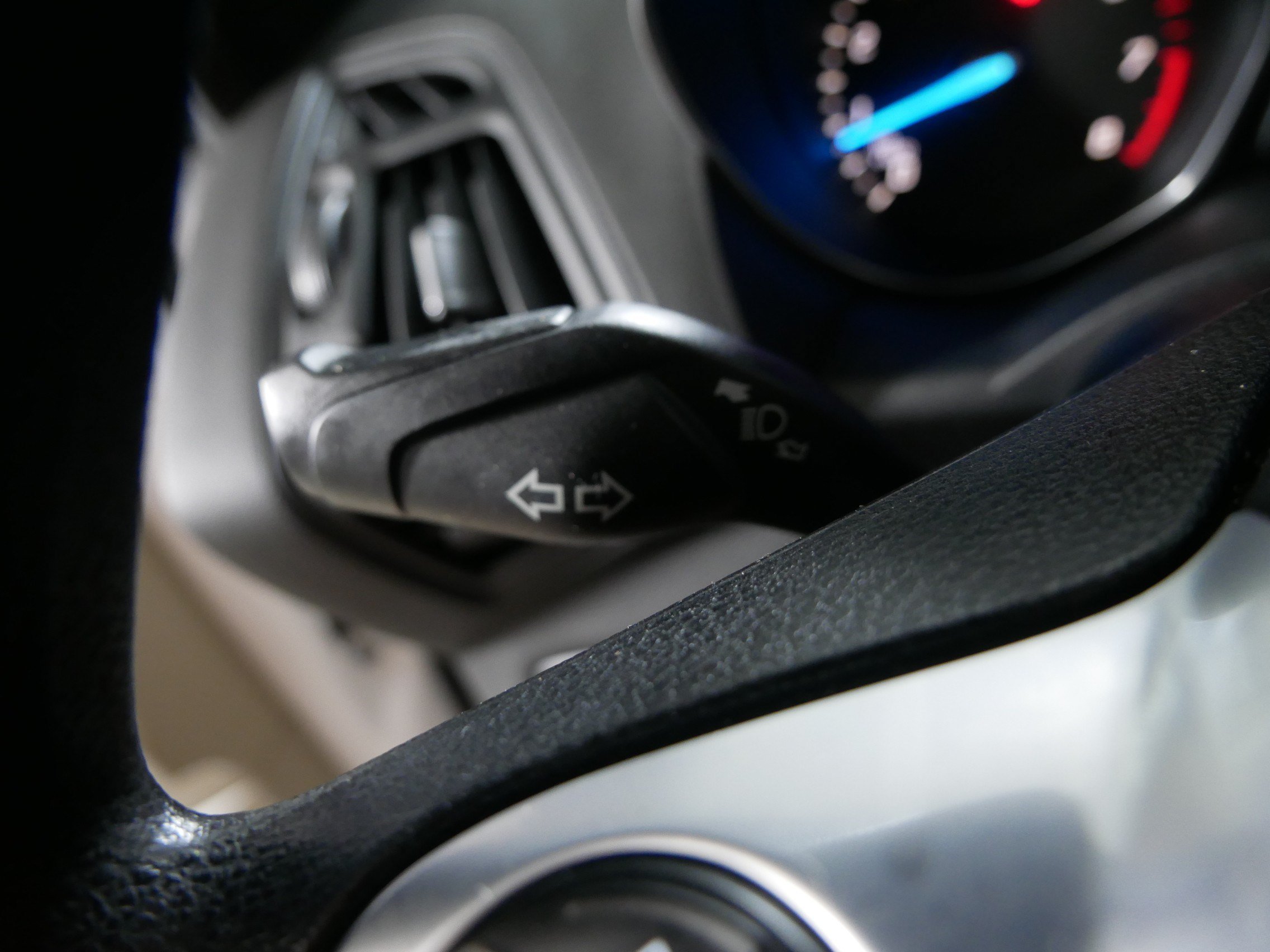 Used 2015 Ford Escape SE FWD image 31
