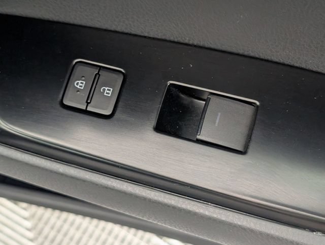 Used 2025 Toyota Camry SE FWD image 32