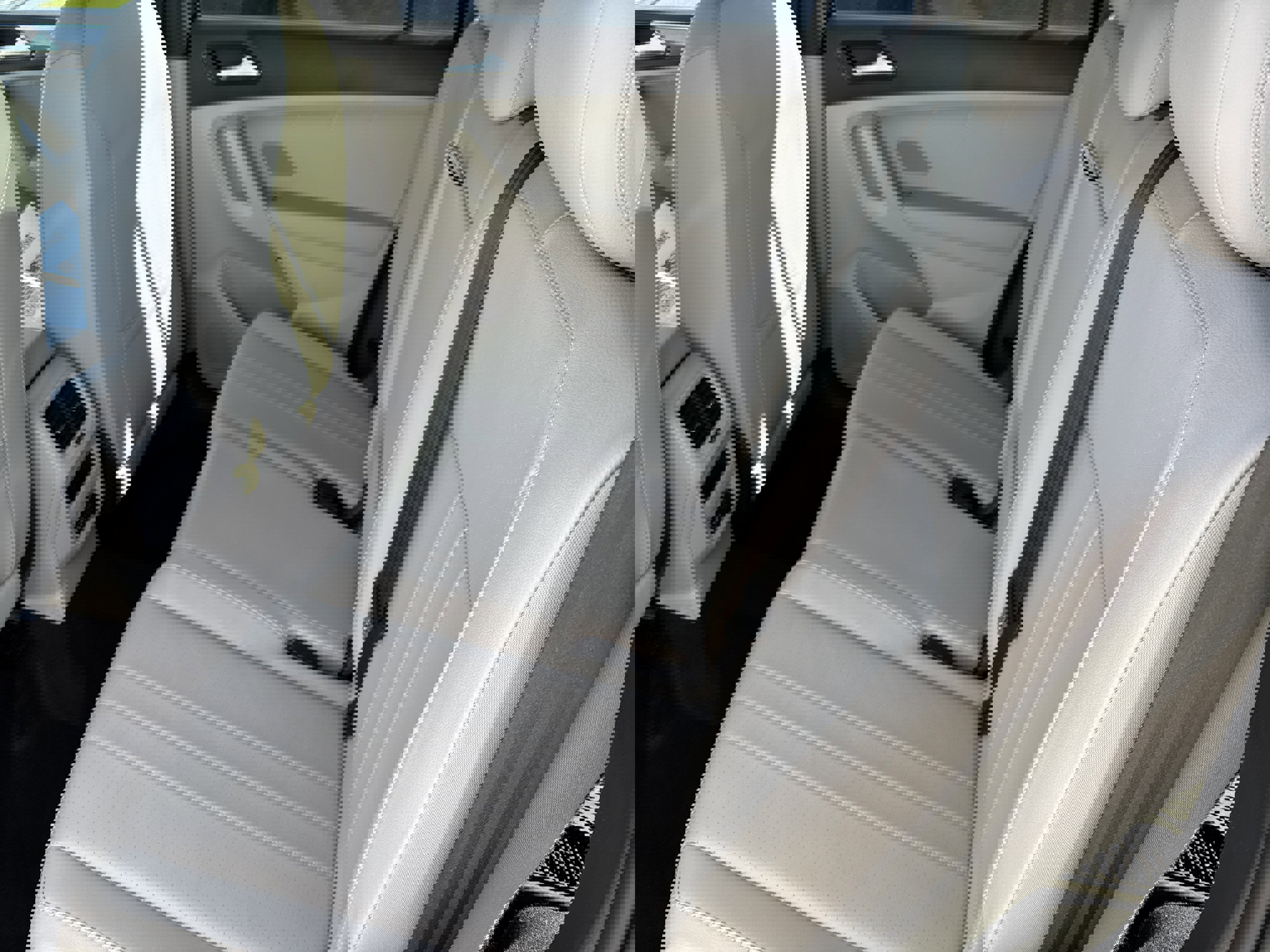 Used 2022 Volkswagen Tiguan SE R-Line image 26