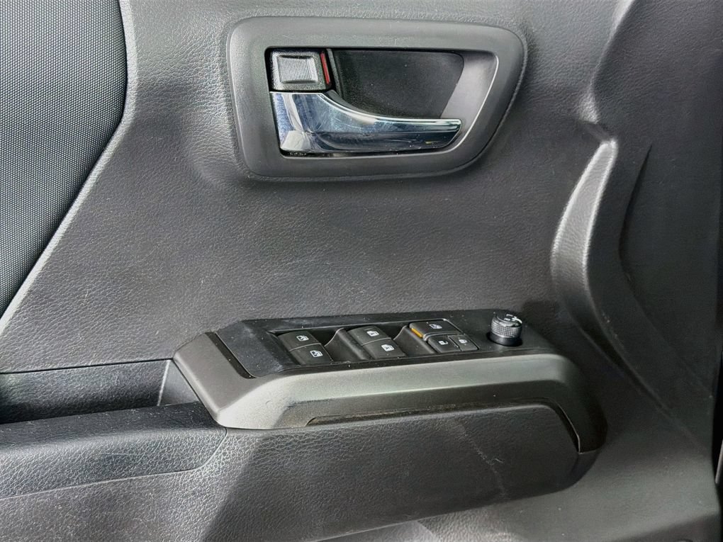 Used 2022 Toyota Tacoma TRD Sport w/ Technology Package RWD image 23