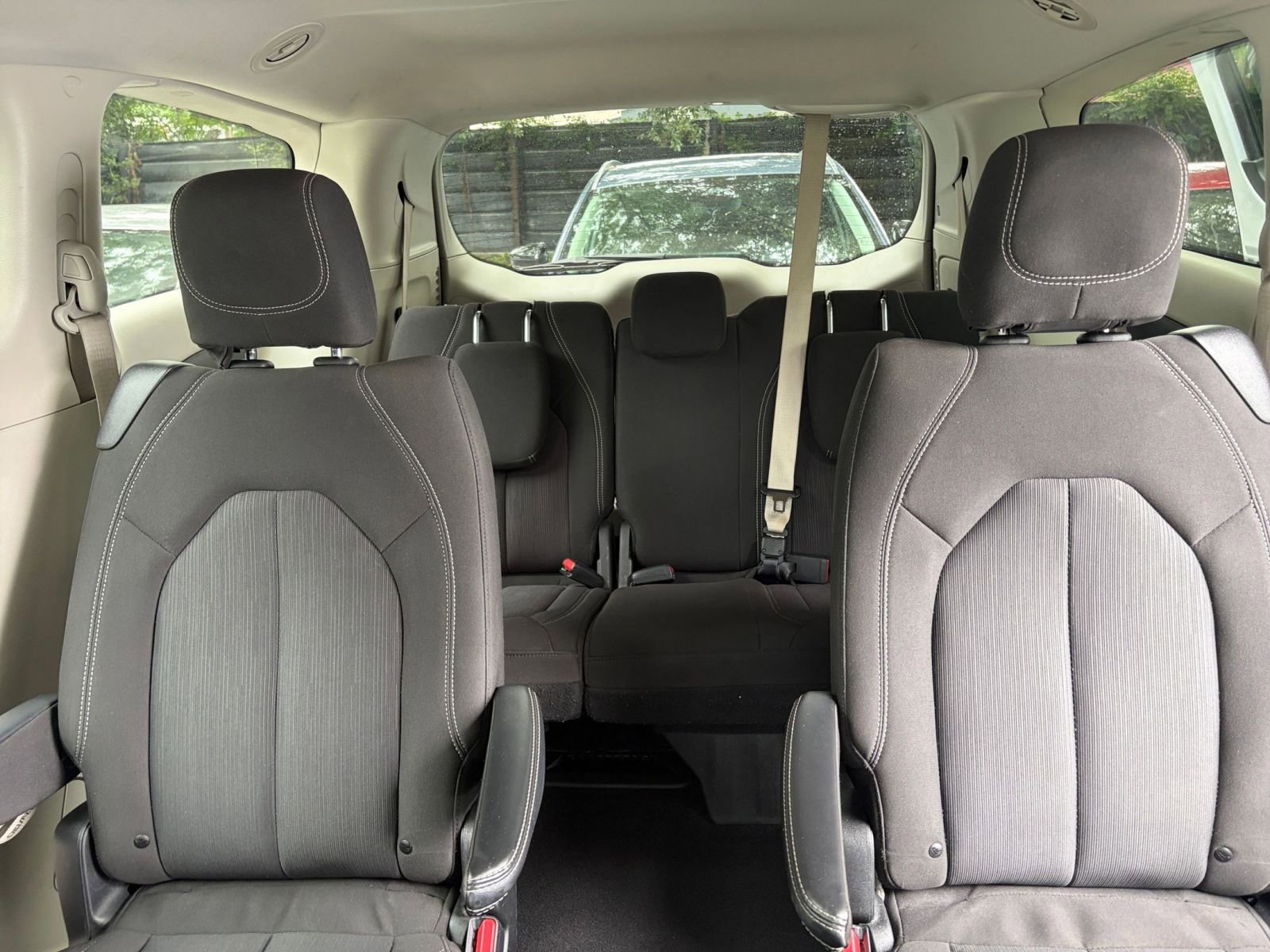 Used 2022 Chrysler Voyager LX FWD image 41